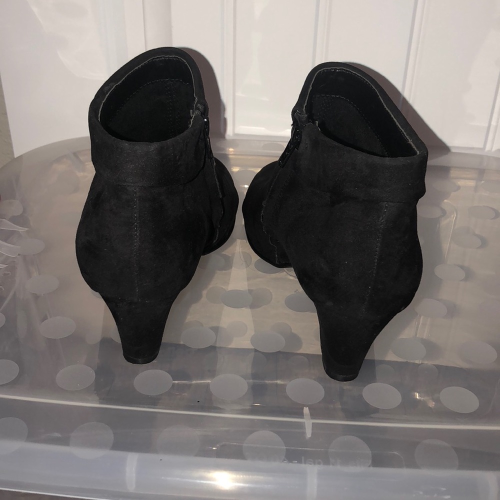 Boots - Picture 2 of 5